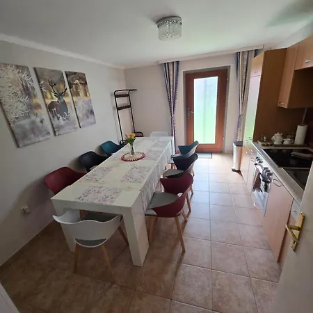 Haus Bellaflora Apartmán Haus im Ennstal